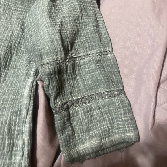 ANDREE BY UNIT Green Button Down Shirt - Picture 2 of 6